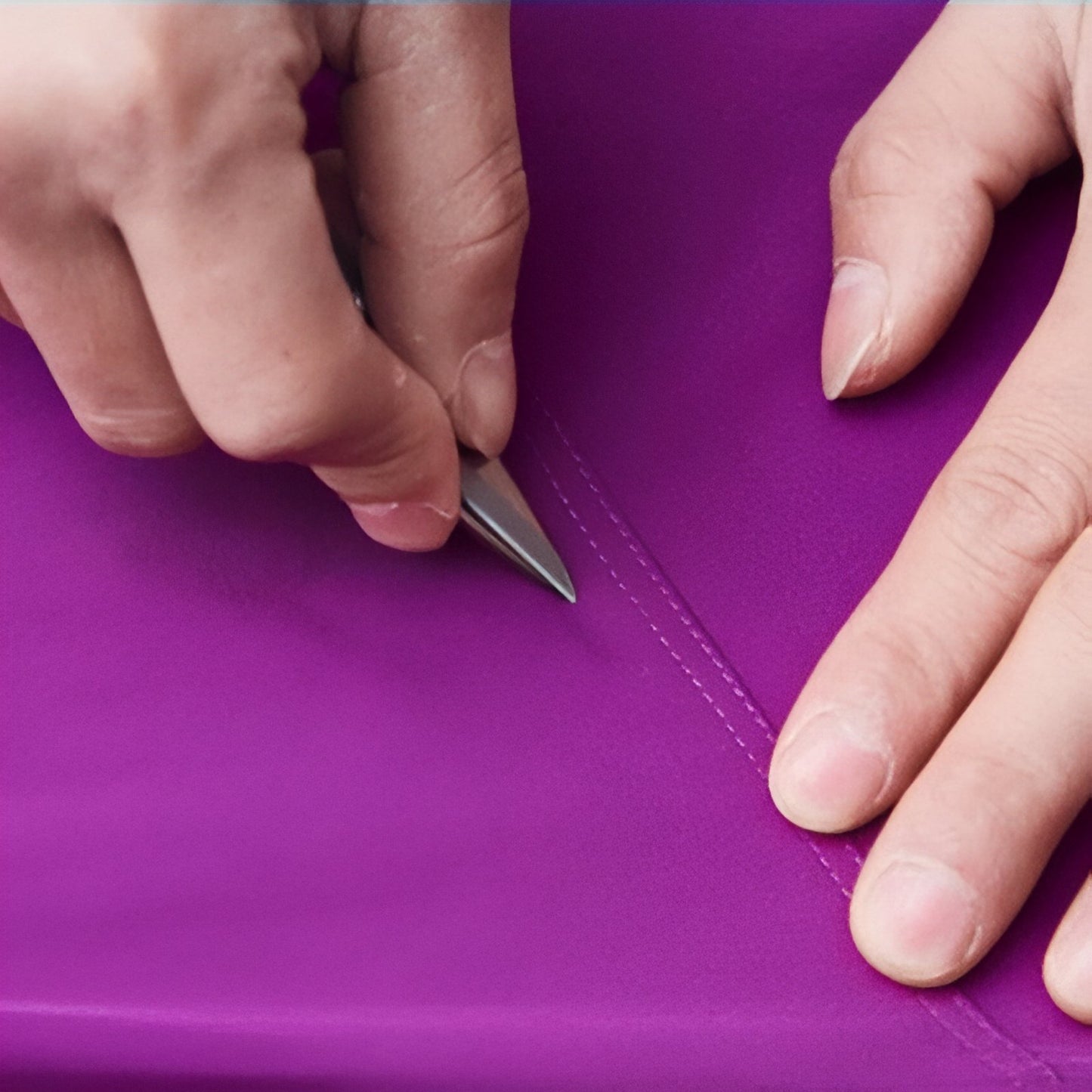 Pantalon Randonnée Été Femme gros plan couture - Violet - Noir - Gris Foncé