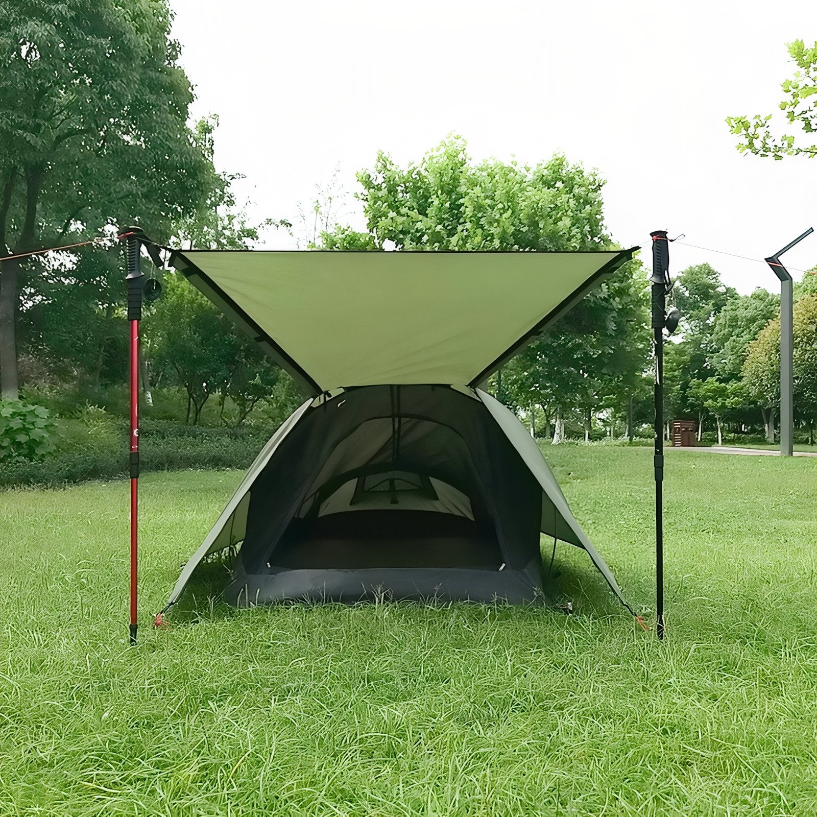 Tente Bivouac Légère 1 Personne mise en situation extérieure - Vert Olive - Beige Sable - Tapis de Sol