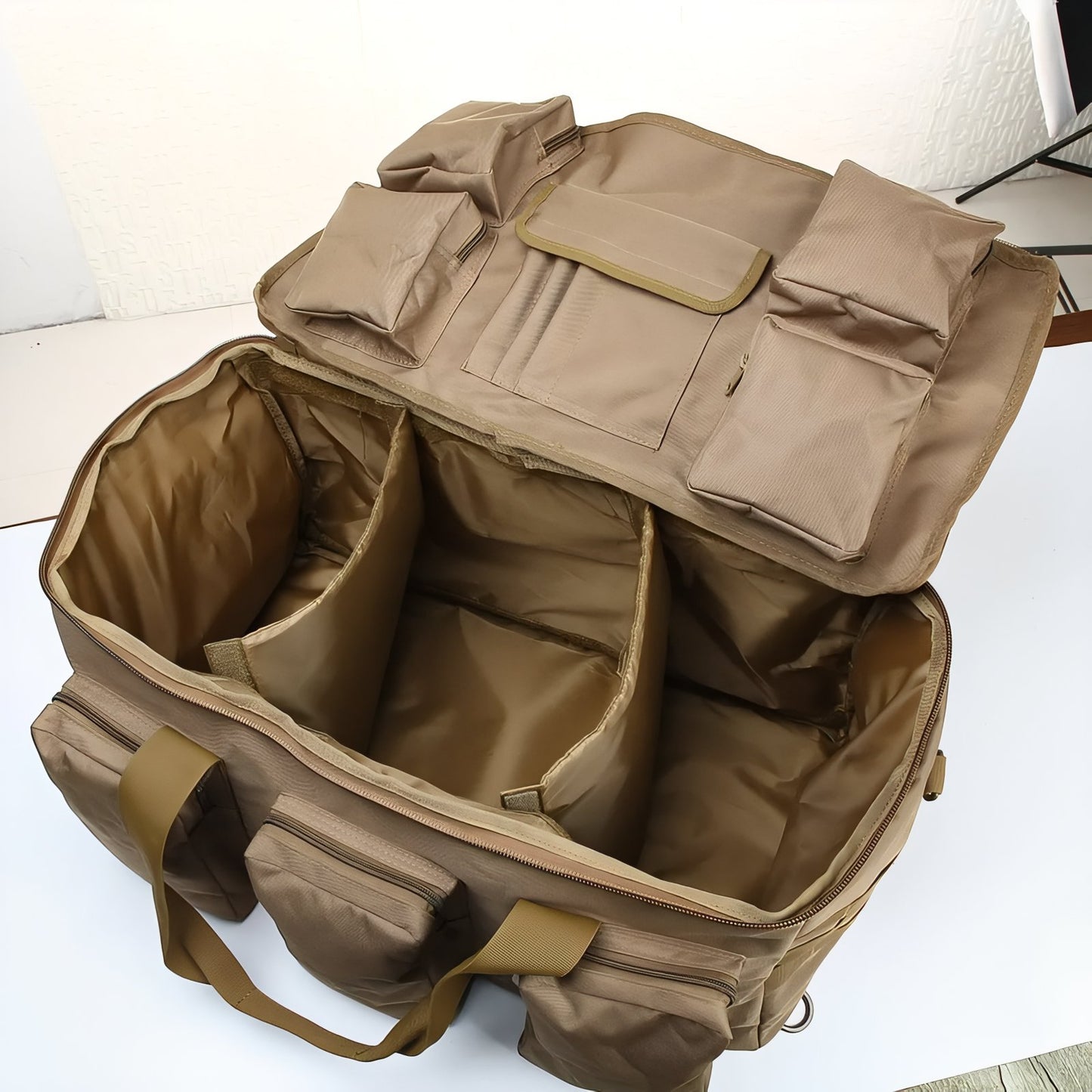 Sac De Transport Militaire 55L compartiment ouvert - Camel - Vert Olive - Noir