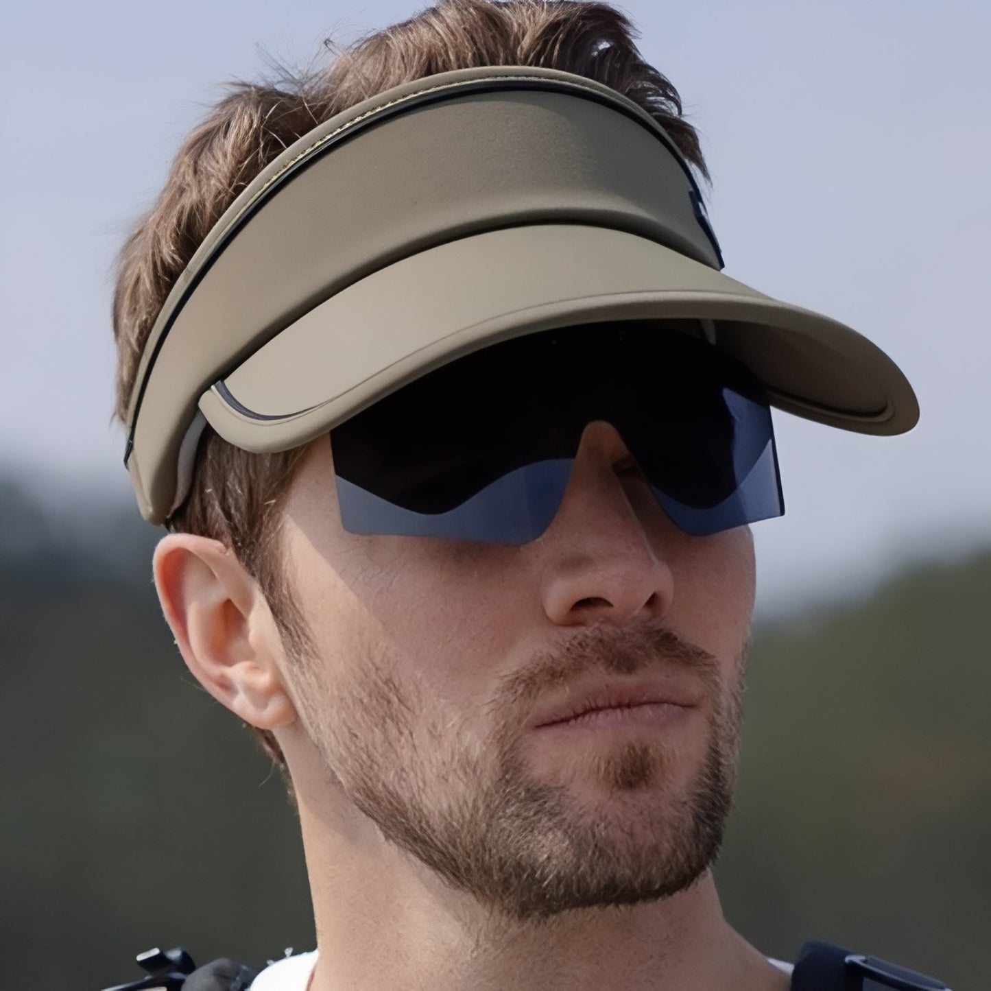 Casquette Visière avec Lunette Intégré portée sur le visage - Marron - Gris Foncé - Beige - Vert Olive - Noir