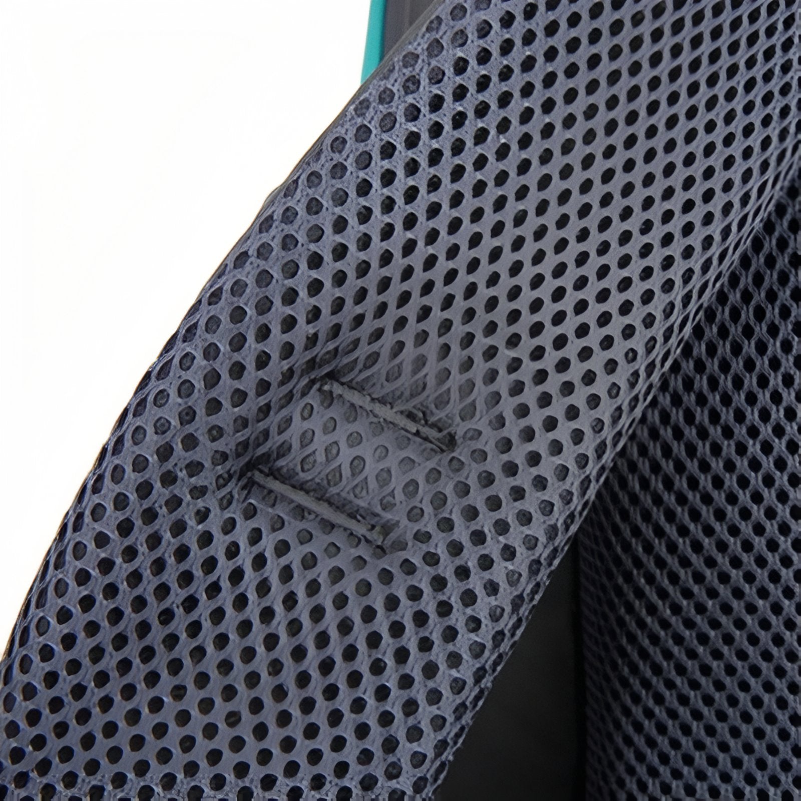Sac à Dos Randonnée Multi-Poches 55L gros plan matière filetée - Turquoise et Gris - Gris Foncé et Noir - Gris Foncé et Bleu Marine - Noir Profond - Orange et Gris